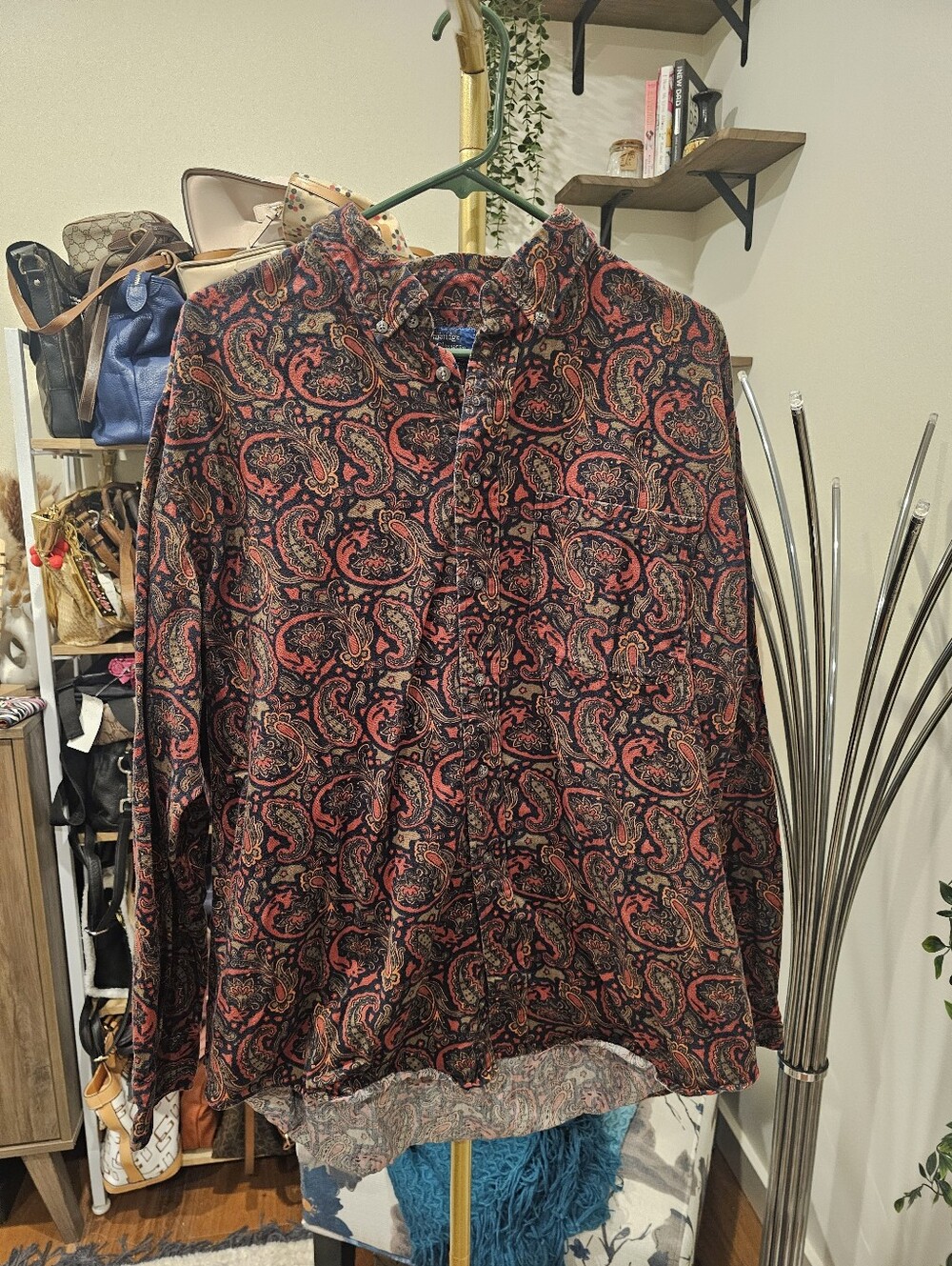Vintage Paisley Button-Up Shirt in Black and Red